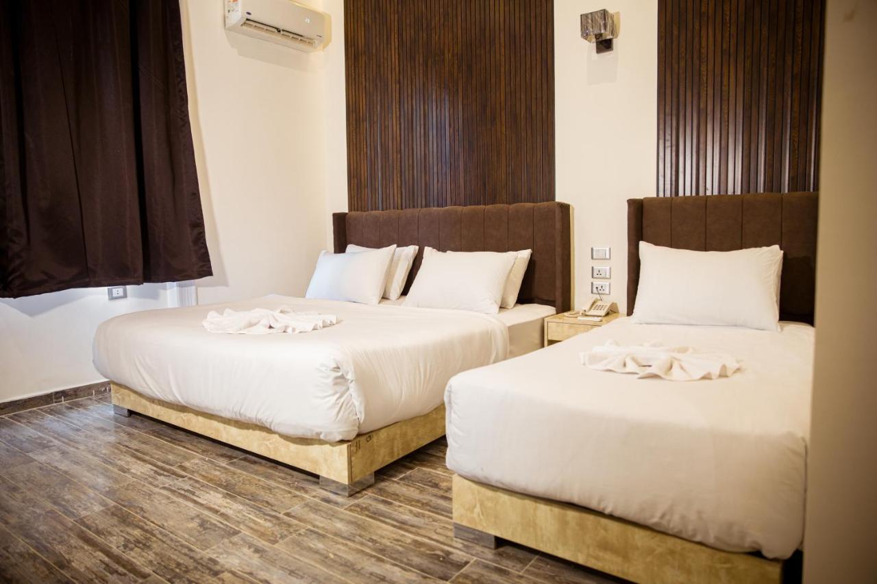 Tourist Palace Hostel *